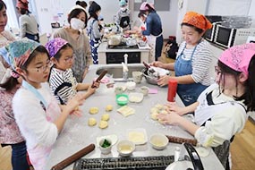 「県産野菜を使って作ろう！親子パン教室」のご紹介(7)