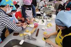 「県産野菜を使って作ろう！親子パン教室」のご紹介(8)